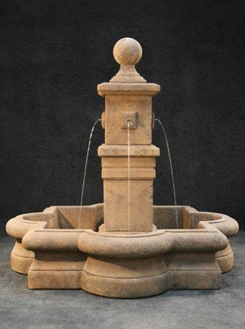 Bella Outdoor Water Fountain in Quatrefoil Basin