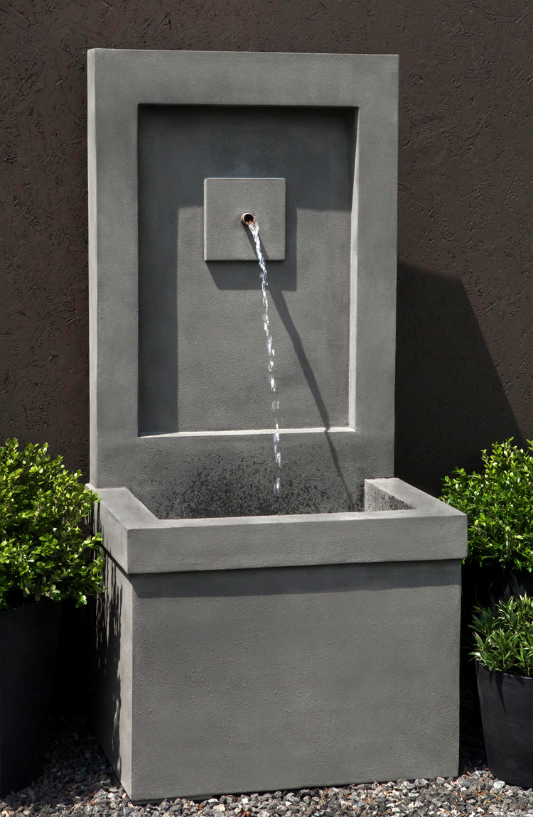 outdoor fountain Brentwood Wall