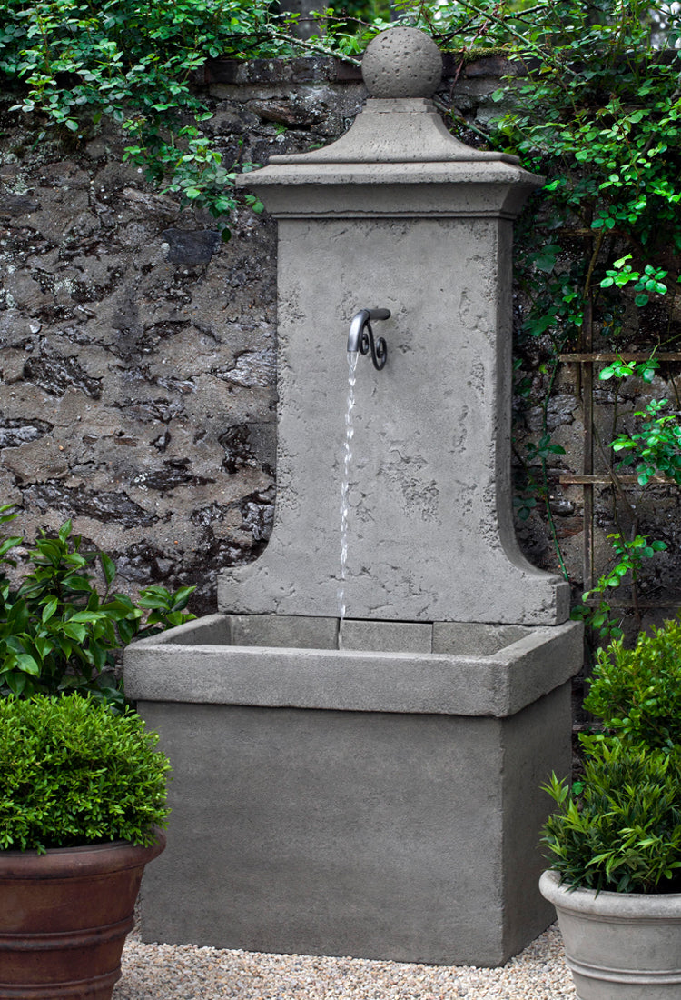 outdoor fountain Vence Wall